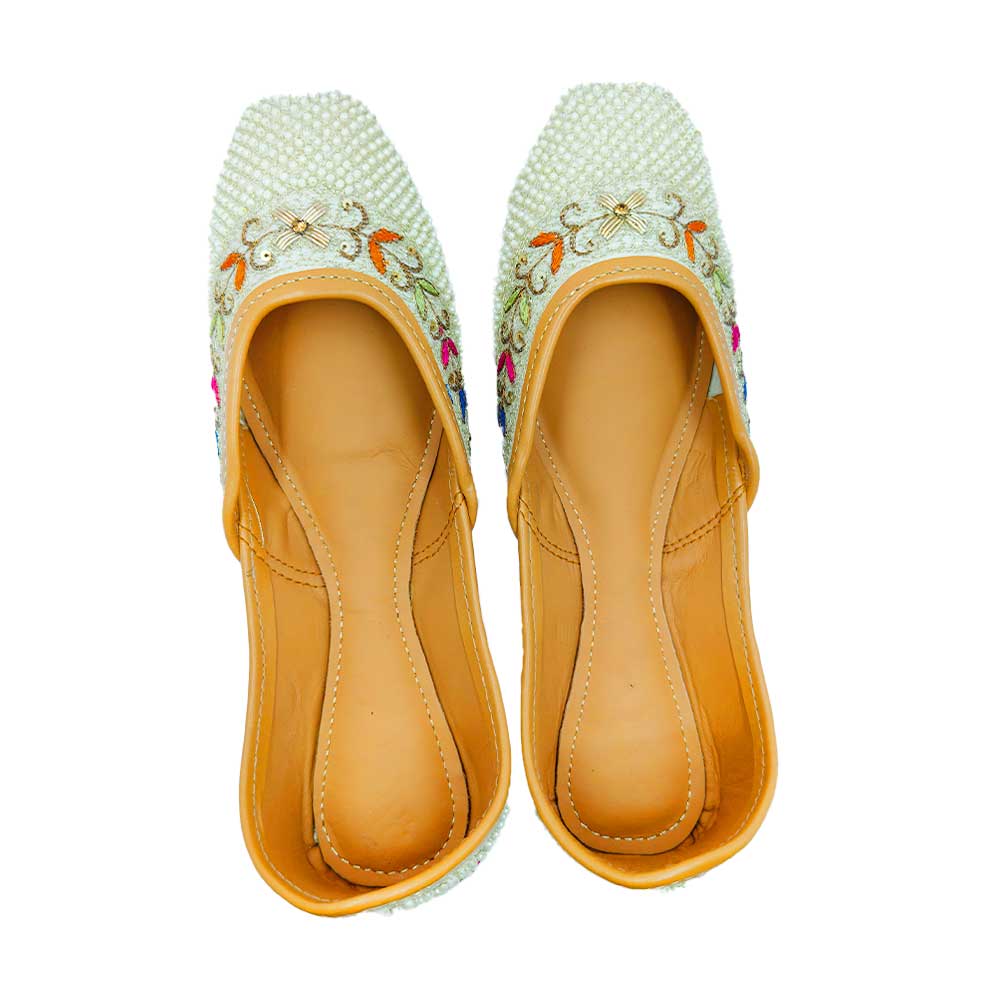 Pearl Cream Embroidered Traditional Juti